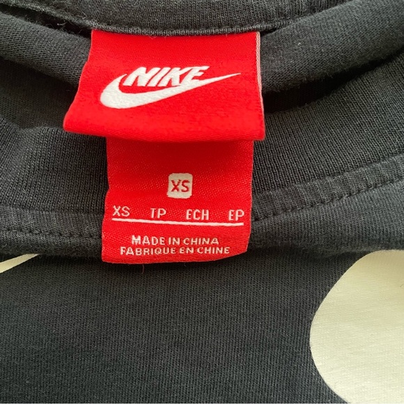 Nike Women's T-Shirt Size XS Black/White Cropped Casual Logo Cotton - Picture 4 of 5